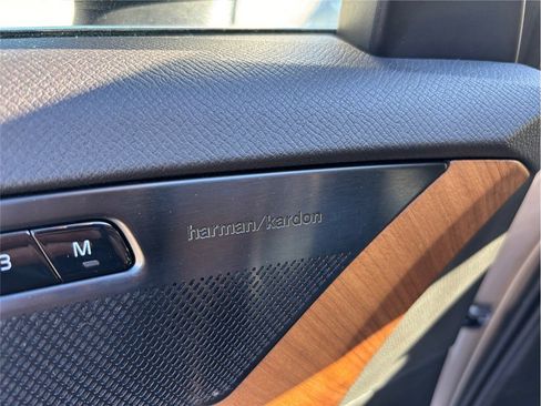 Used 2023 Volvo XC90 B5 Plus Bright image 24