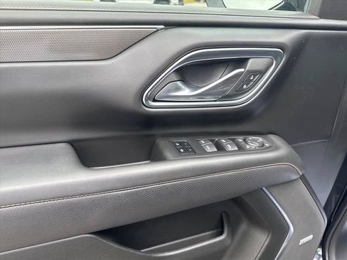 Used 2023 GMC Yukon XL AT4 AWD/4WD image 12