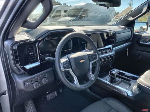 New 2026 Chevrolet Silverado 1500 LT w/ Z71 Off-Road Package AWD/4WD image 18