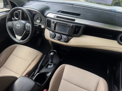 Used 2013 Toyota RAV4 LE image 9