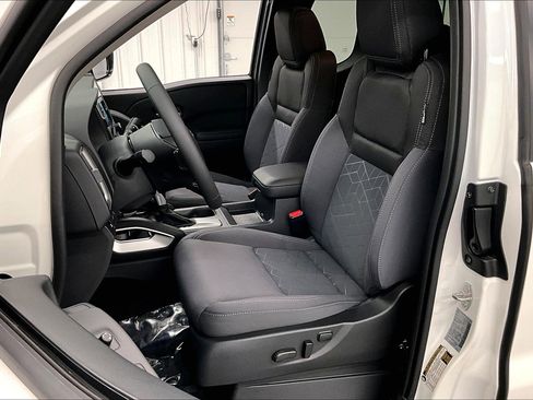 New 2025 Nissan Frontier SV w/ SV Convenience Package RWD image 10