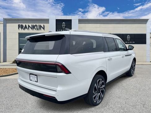 New 2026 Lincoln Navigator L Reserve AWD/4WD image 7