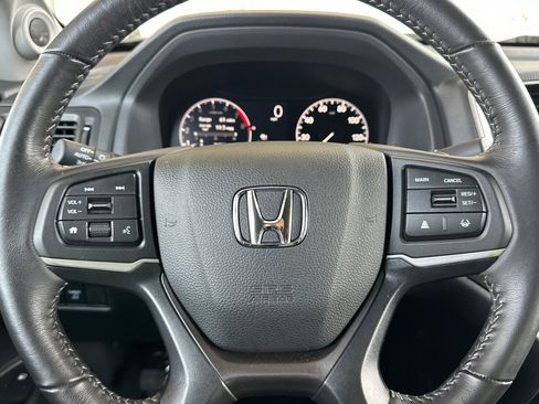 Used 2025 Honda Ridgeline Sport image 26