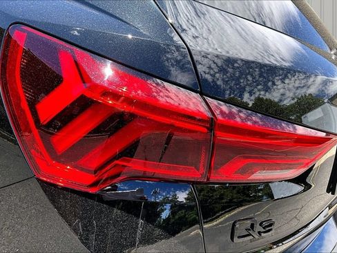 Used 2025 Audi Q3 2.0T Premium w/ Convenience Package AWD/4WD image 23