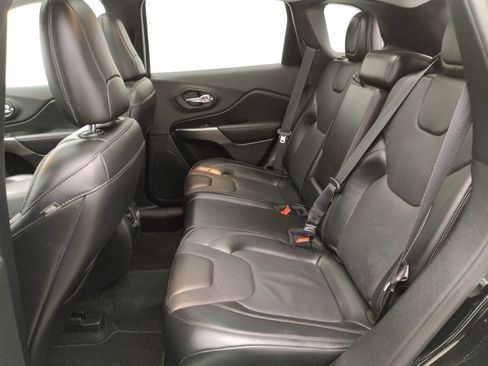 Used 2020 Jeep Cherokee Latitude Lux w/ Comfort/Convenience Group image 18