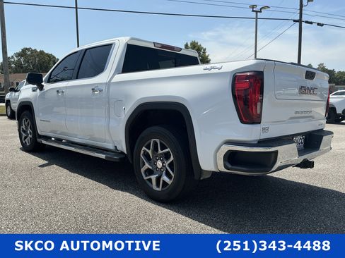 Used 2022 GMC Sierra 1500 SLT w/ SLT Convenience Package AWD/4WD image 3