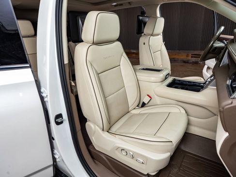 Used 2021 GMC Yukon Denali w/ Denali Premium Package image 32