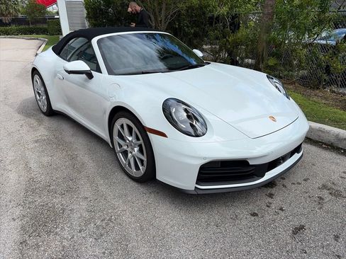 Certified 2025 Porsche 911 Carrera RWD image 9