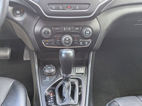 Used 2023 Jeep Cherokee Altitude Lux image 19