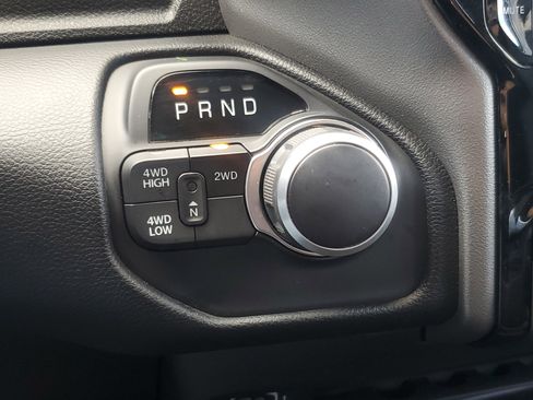 Used 2024 RAM 2500 Big Horn w/ Sport Appearance Package image 19