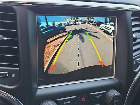 Used 2018 Jeep Grand Cherokee Altitude AWD/4WD image 18