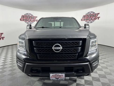 Used 2024 Nissan Titan SV w/ SV Convenience Package AWD/4WD image 2