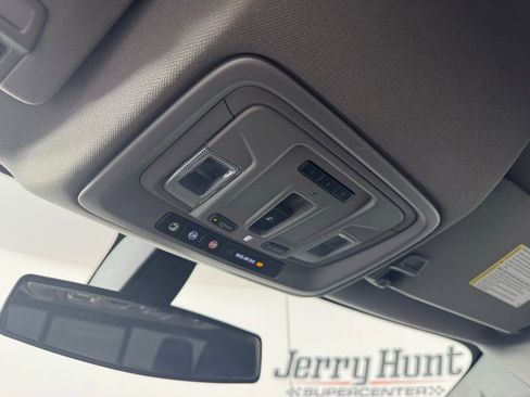 Used 2021 Chevrolet Silverado 1500 RST image 23