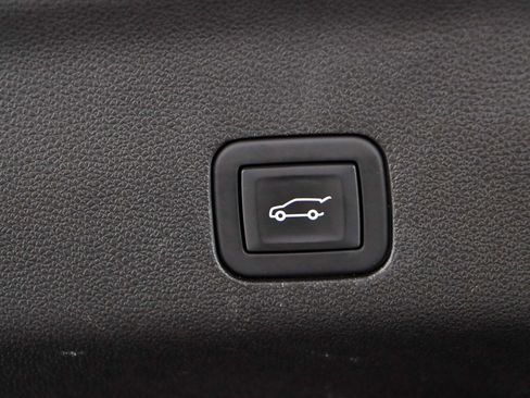 Used 2023 GMC Yukon SLT w/ SLT Luxury Package AWD/4WD image 35