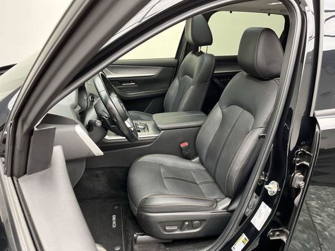 Certified 2024 MAZDA CX-90 3.3 Turbo w/ Preferred Plus AWD/4WD image 10