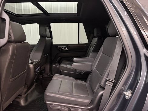 Used 2022 Chevrolet Tahoe Z71 w/ Luxury Package AWD/4WD image 40