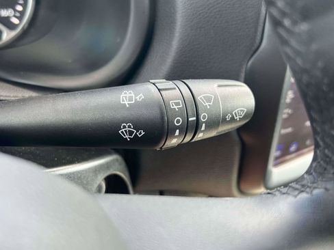 Used 2023 Jeep Renegade Altitude AWD/4WD image 19