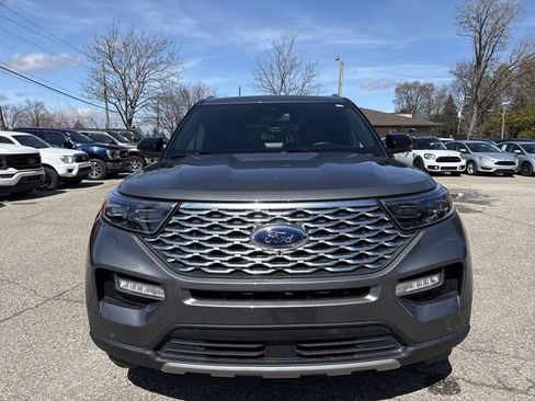 Certified 2022 Ford Explorer Platinum w/ Equipment Group 601A AWD/4WD image 11