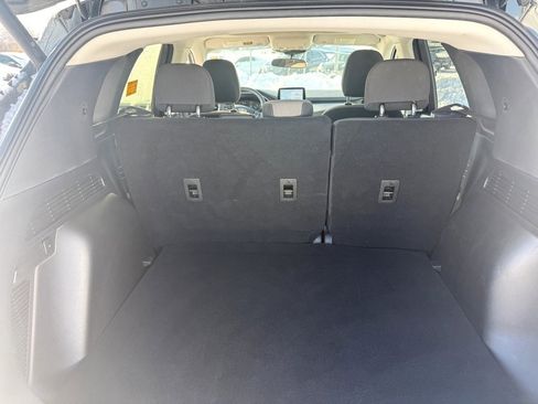 Used 2022 Ford Escape SE w/ SE Sport Appearance Package image 19