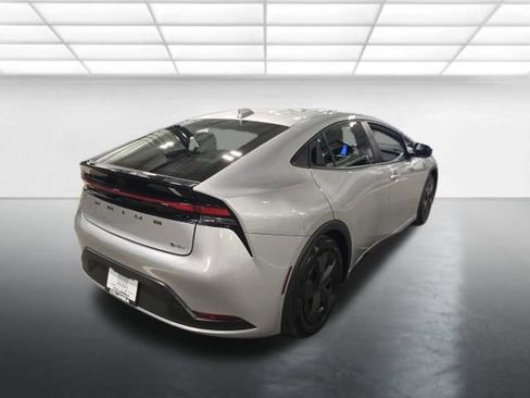 Used 2024 Toyota Prius LE image 4