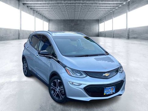 Used 2017 Chevrolet Bolt Premier w/ Driver Confidence II Package image 2