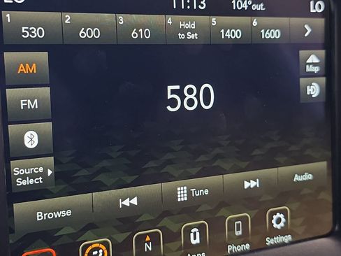 Used 2023 Jeep Renegade Latitude AWD/4WD image 19