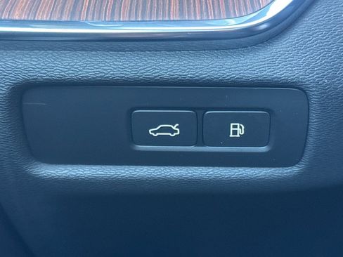 Used 2023 Volvo S60 T8 Plus w/ Climate Package image 31