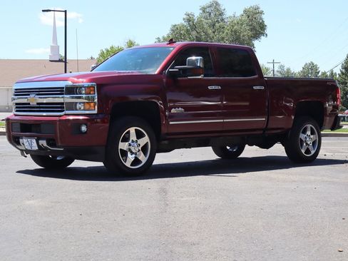 Used 2016 Chevrolet Silverado 2500 High Country w/ Duramax Plus Package AWD/4WD image 11