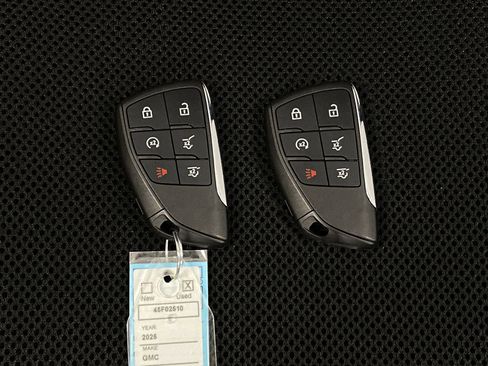 Used 2025 GMC Yukon Denali image 10