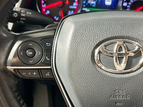 Used 2020 Toyota Camry XSE FWD image 18