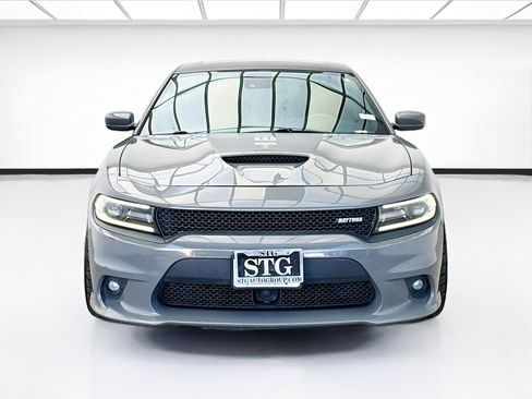 Used 2017 Dodge Charger R/T image 2