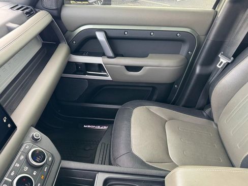 Used 2022 Land Rover Defender 110 X-Dynamic HSE image 15