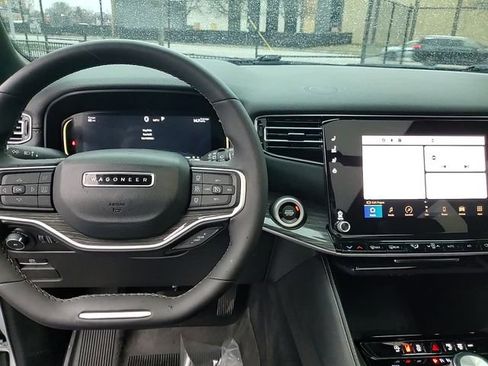 Used 2022 Jeep Wagoneer Series III w/ Premium Group I image 30