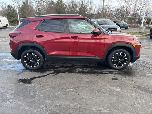 Used 2021 Chevrolet TrailBlazer LT w/ Premium Seating Package image 9