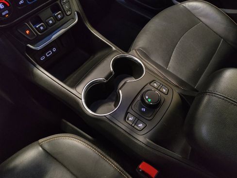 Used 2019 GMC Terrain SLT w/ Preferred Package image 26