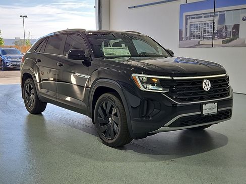 New 2026 Volkswagen Atlas Cross Sport SE FWD image 2