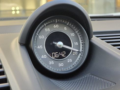 Used 2021 Porsche 911 Turbo image 19