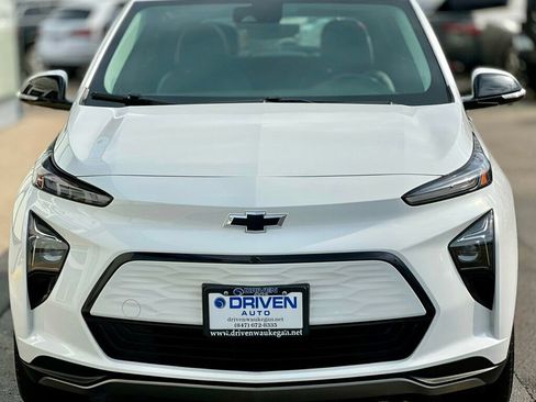 Used 2022 Chevrolet Bolt EUV Premier w/ Sun & Sound Package image 6