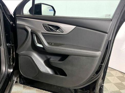 Used 2025 Chevrolet Blazer LT FWD image 19