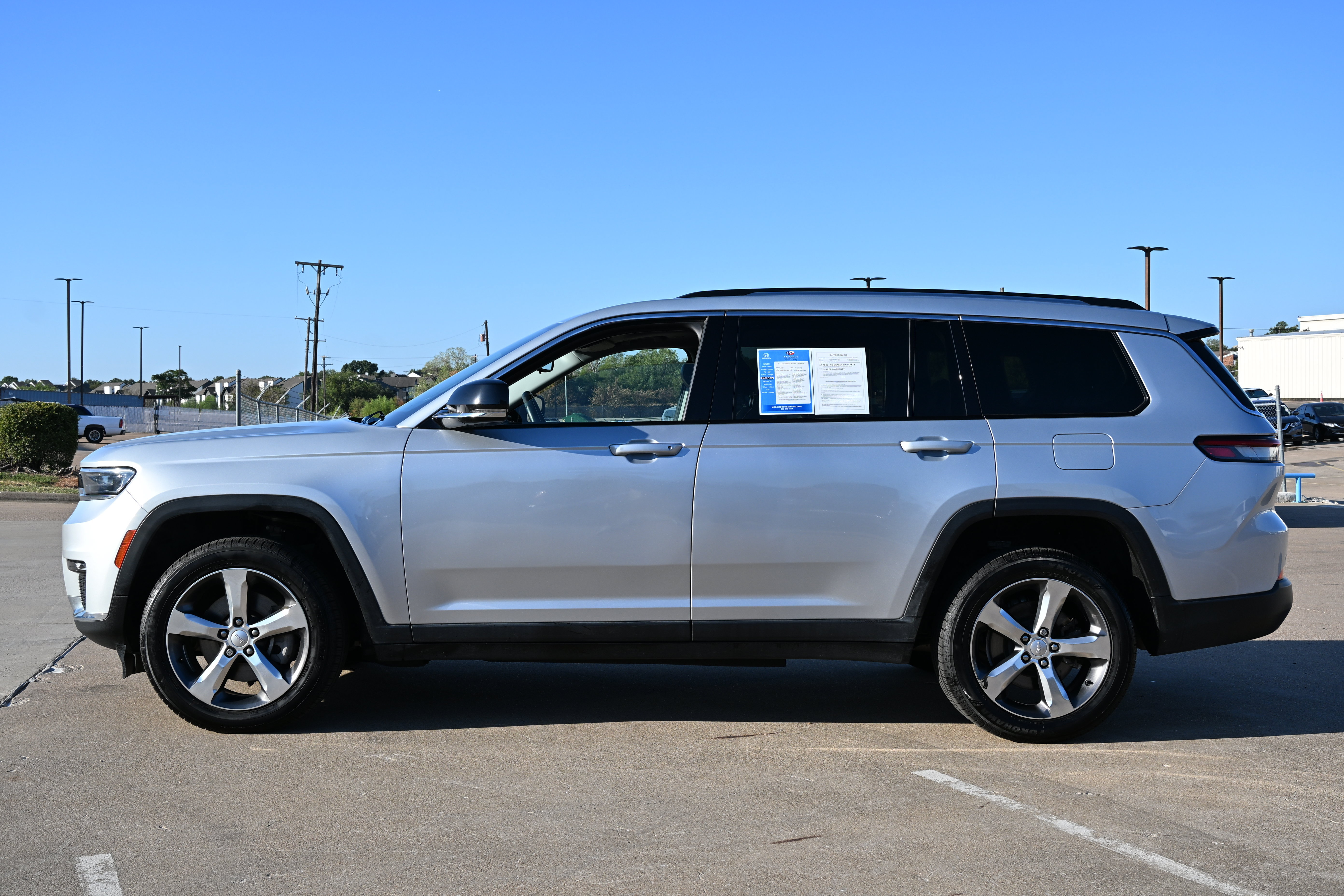 Used 2021 Jeep Grand Cherokee L Limited RWD image 2