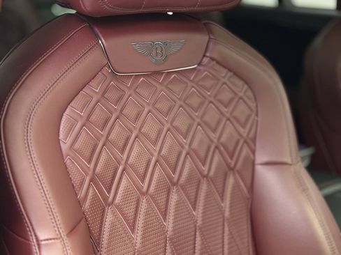 Used 2020 Bentley Flying Spur W12 image 38