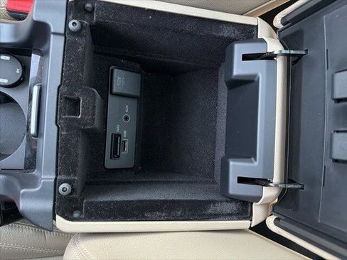 Used 2018 Land Rover Discovery Sport HSE image 34