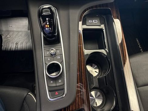 Certified 2023 Cadillac Escalade Premium Luxury w/ LPO, Illumination Package AWD/4WD image 18