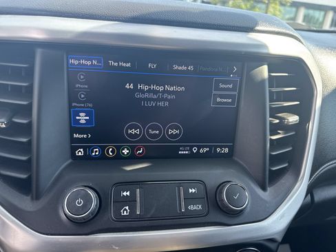 Used 2021 GMC Acadia SLE w/ Driver Convenience Package FWD image 13