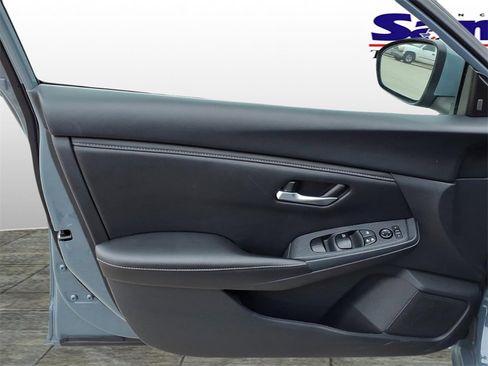 Used 2024 Nissan Sentra SV image 9