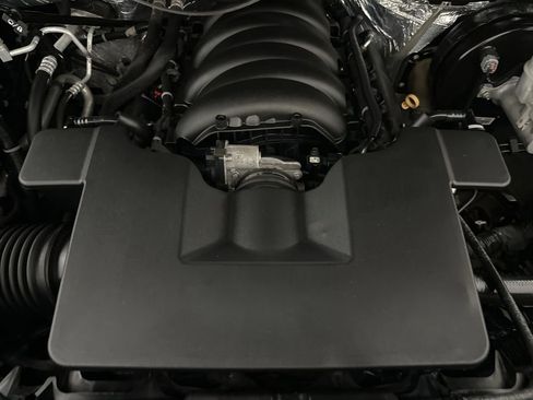 Used 2018 Chevrolet Silverado 1500 LT w/ All Star Edition AWD/4WD image 7