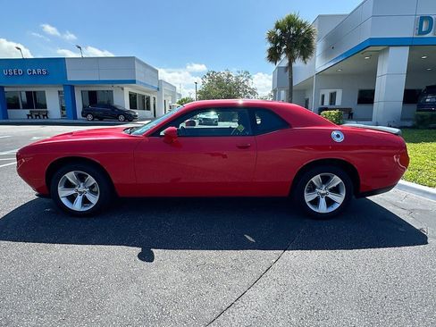 Used 2023 Dodge Challenger SXT RWD image 8
