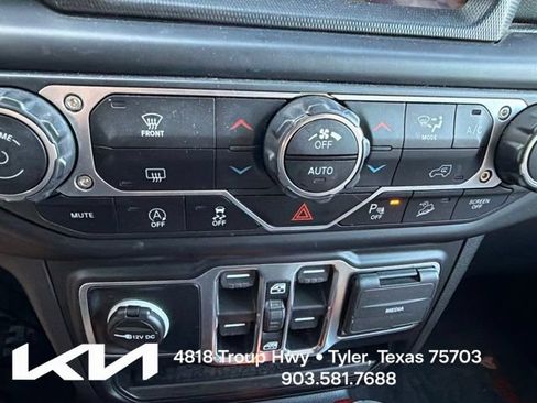 Used 2021 Jeep Wrangler Unlimited Sahara AWD/4WD image 18