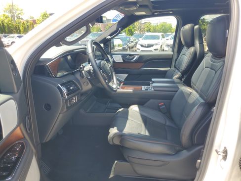 Used 2022 Lincoln Navigator Black Label AWD/4WD image 12