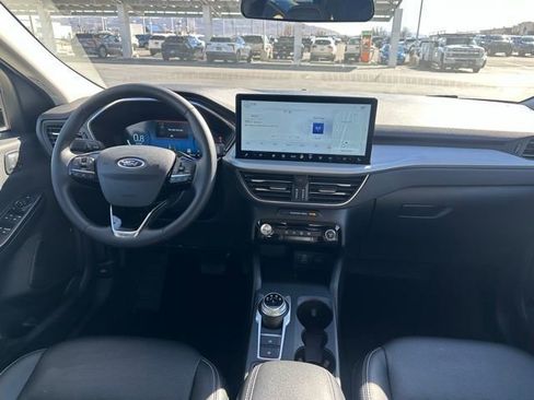 Used 2025 Ford Escape Platinum AWD/4WD image 16